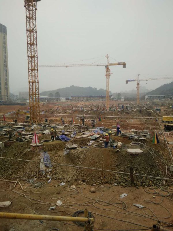 湖南金石基礎(chǔ)工程有限公司,旋挖樁施工,預(yù)應(yīng)力管樁施工,人工挖孔樁施工,沖孔樁施工,長(zhǎng)螺旋灌注樁施工,基坑支護(hù)工程施工,錨桿錨索施工,冠梁、腰梁施工,地基強(qiáng)夯處理工程,廠房及道路地基強(qiáng)夯處理工程,高速公路地基強(qiáng)夯加固處理,物流園港口地坪地基強(qiáng)夯工程,各種綜合市場(chǎng)（3—6房）房屋建筑地基基礎(chǔ)處理,鐵路（含高鐵）路基加固工程,機(jī)場(chǎng)跑道地基加固處理工程